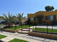 Building Photo - Beautifully Renovated 2 Bed / 1 Bath in Compton!