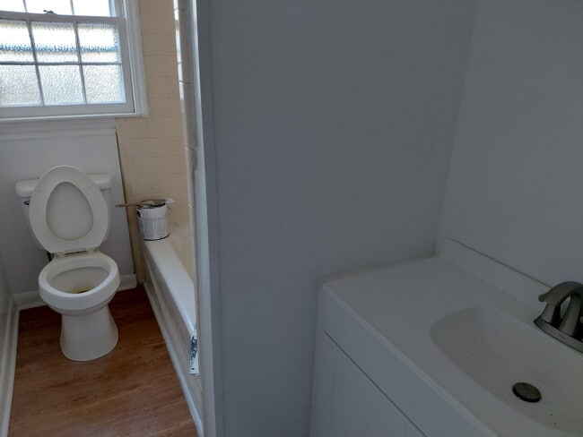 Building Photo - 117 Riverside Dr