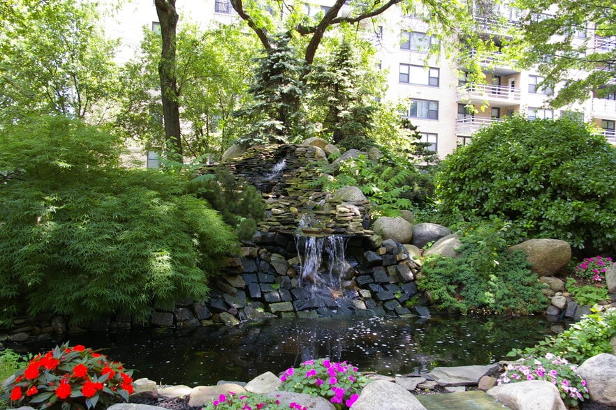 Building Photo - 201 Saint Pauls Ave