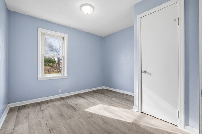 Building Photo - 2719 Dewey St