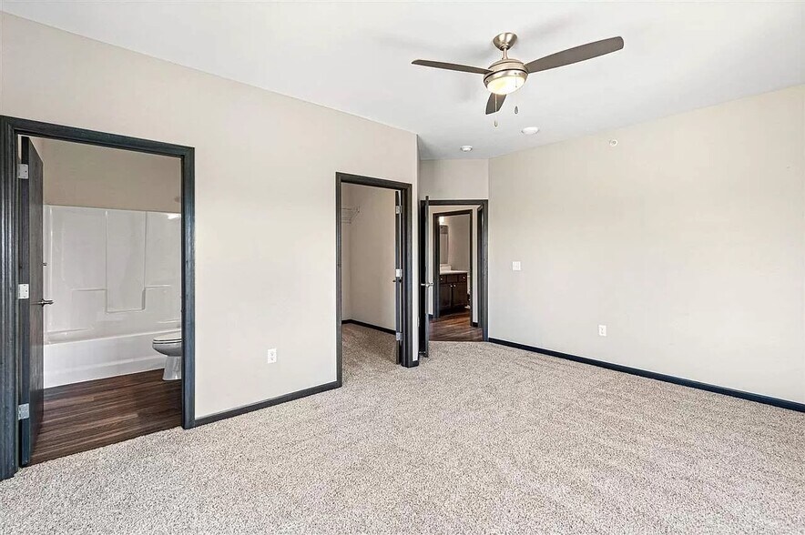 Building Photo - 2871 Spring Rose Cir