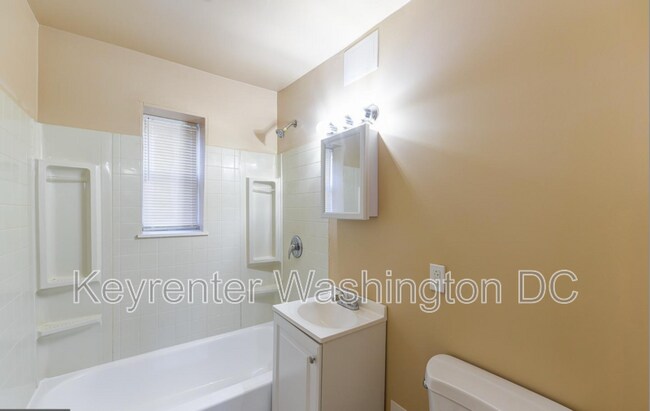 Building Photo - 5001 Sheriff Rd NE