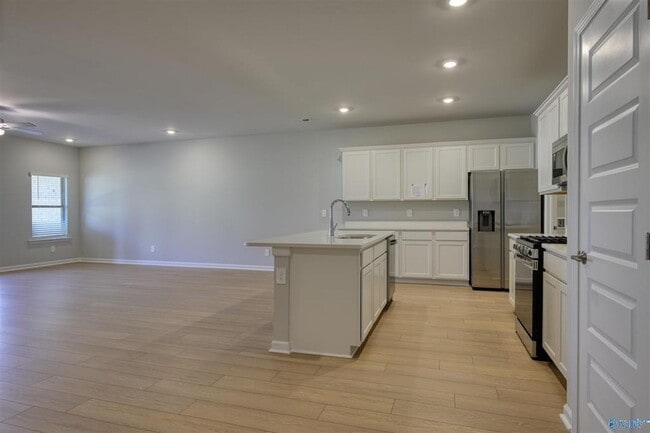 Building Photo - 6004 Gardner Maples Dr SE