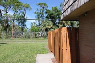 Building Photo - 1715 Park Meadows Dr