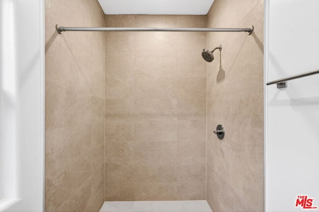 Building Photo - 17623 Burbank Blvd