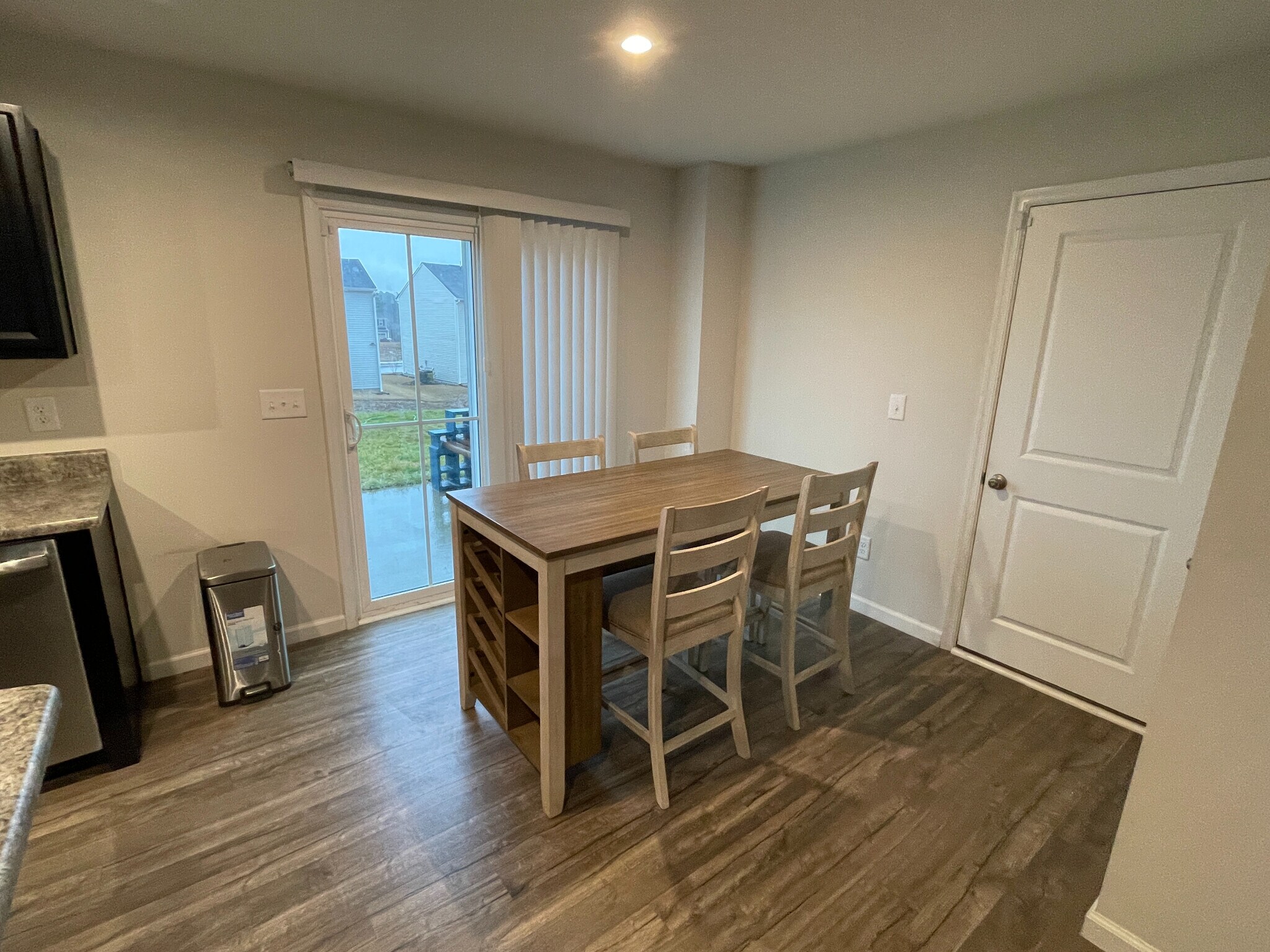 Building Photo - Room in Single Family Home on Bent Willow Dr