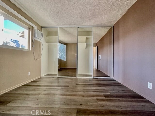 Building Photo - 686 E Cottonwood Rd