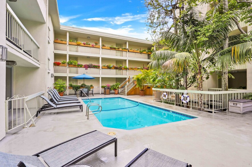 Building Photo - 1230 N Sweetzer Ave