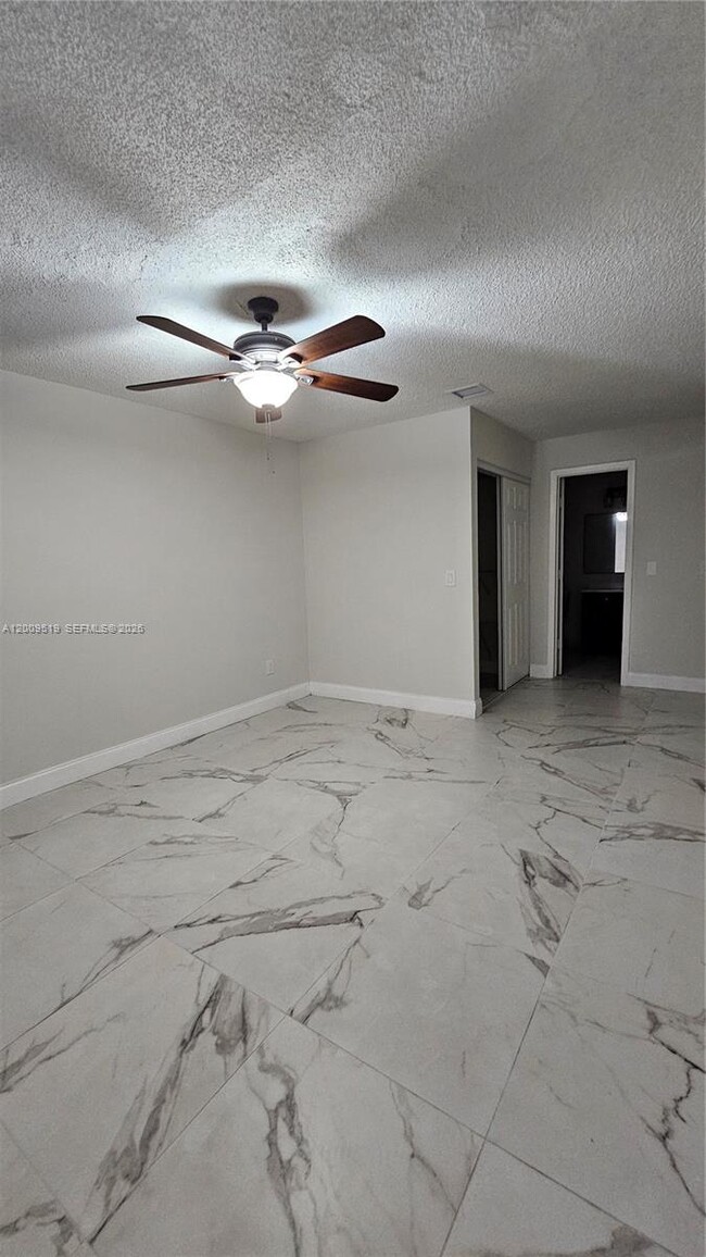 Building Photo - 1953 Players Pl