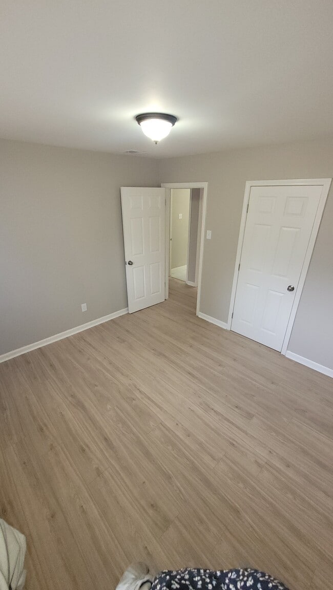 Building Photo - 293 Charter Ave