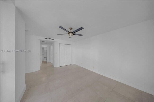 Building Photo - 20301 W Country Club Dr