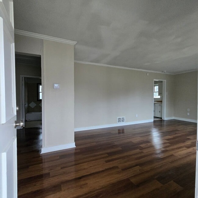 Building Photo - 784 Cherokee Ave