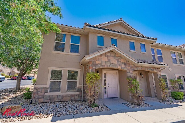 Building Photo - 3 Bedroom Townhome In Fossil Hills!