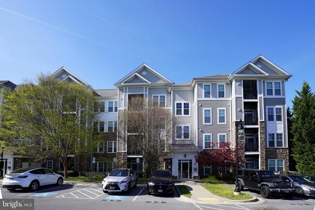 Building Photo - 1321 Karen Blvd