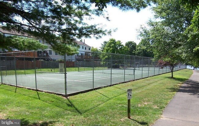 Building Photo - 2916 Bridgehampton Ct