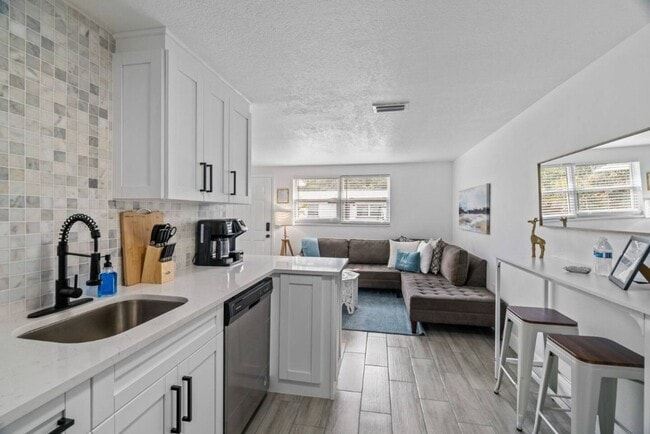 Building Photo - The peaceful place