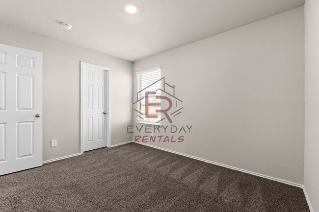 Building Photo - Beautiful 3 bedroom 2 bathroom home