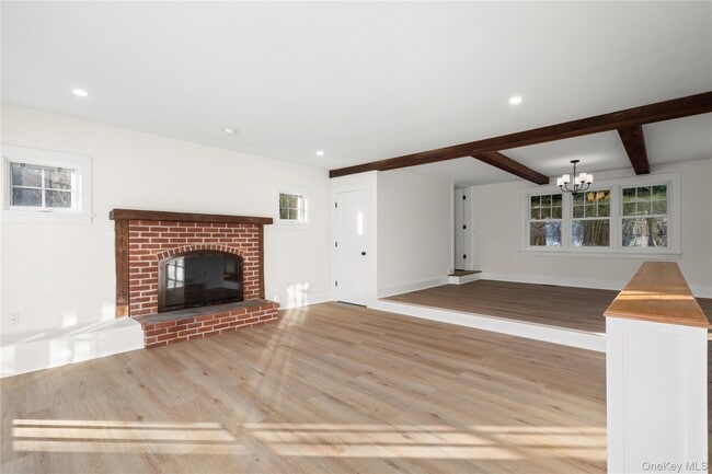 Building Photo - 127 NY-100