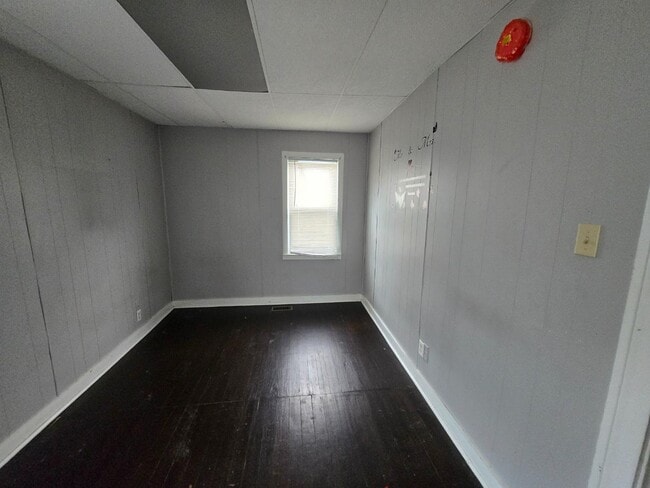 Building Photo - 2240 White Oak Ave