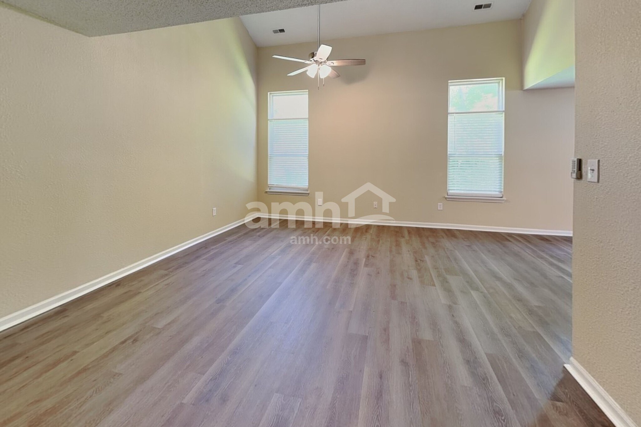 Building Photo - 4422 Autumn Crest Ct