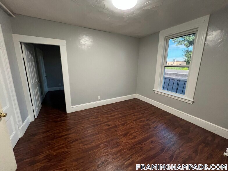 Building Photo - 64 Hollis St