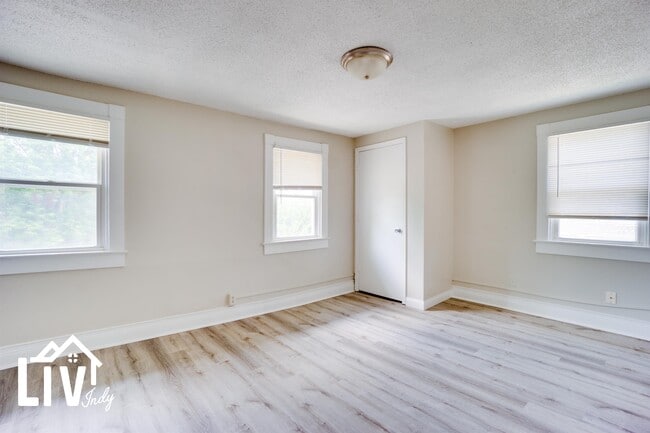 Building Photo - 1037 N Temple Ave