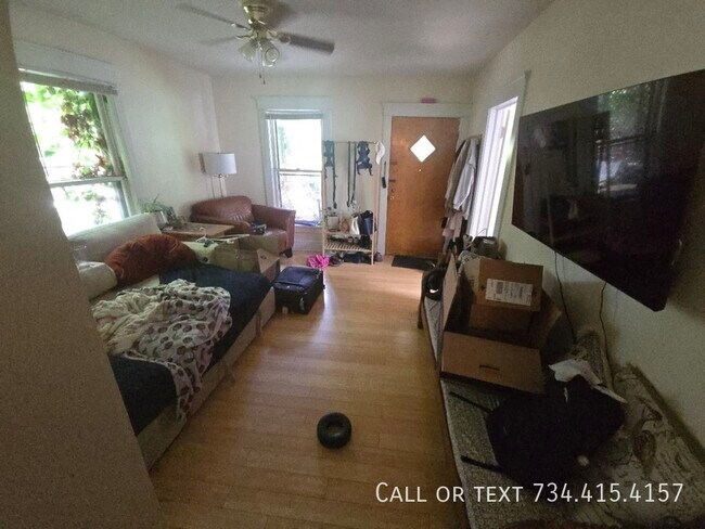 Building Photo - 110 E Summit St