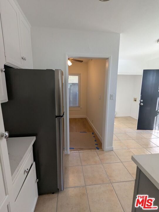 Building Photo - 6208 S Fairfax Ave