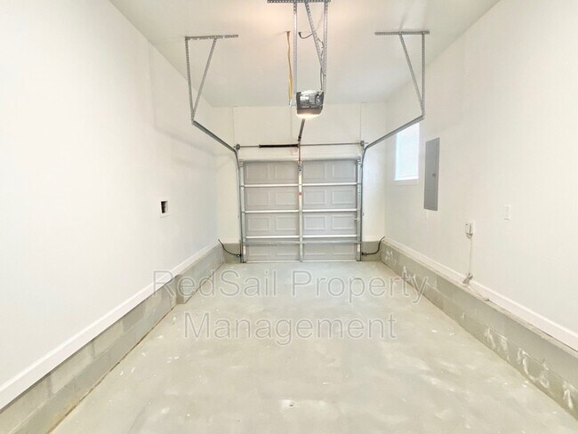 Building Photo - 112 Thalia Rd