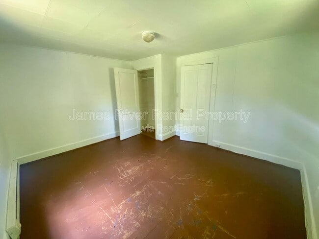 Building Photo - 710 Grady St