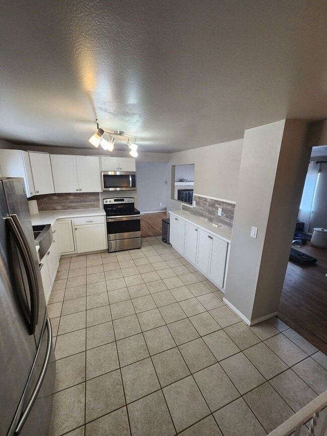 Building Photo - Wonderful Home