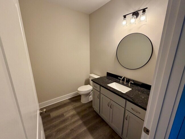 Building Photo - 117 Penny Ln