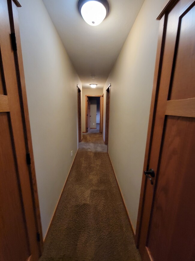 Building Photo - 720 Brooklawn Dr