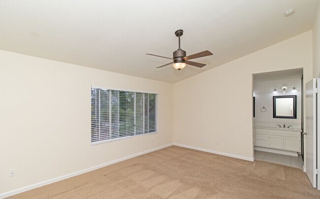 Building Photo - Home in the Community of Del Mar Highlands!