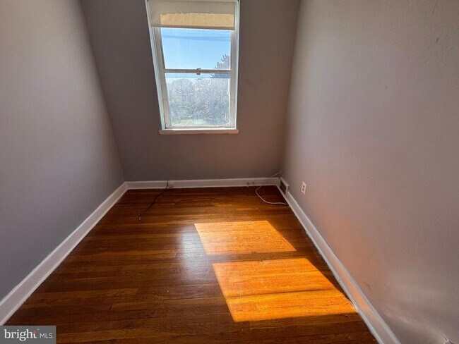 Building Photo - 6738 Grovers Ave