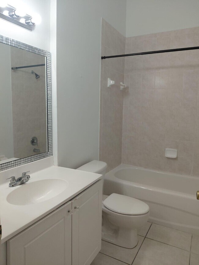 Building Photo - 4524 Oak Terrace Dr