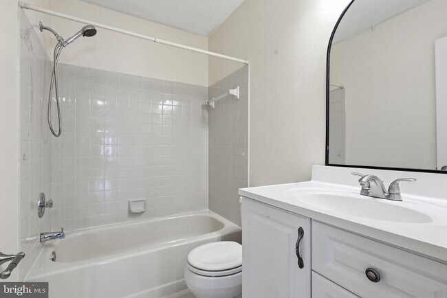 Building Photo - 7690 Green Garland Dr