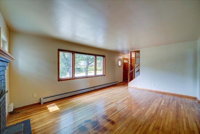 Building Photo - 3 Bedroom Apartment in Burlington VT Avail...