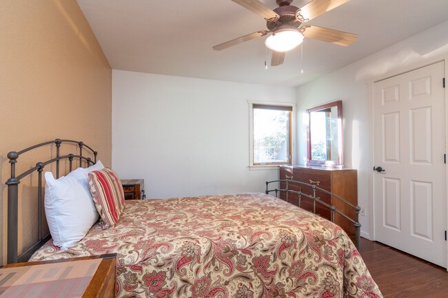 Building Photo - San Mateo - Unit 70