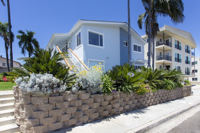 Building Photo - Stunning 2 Bed/1 Bath With Bay Views In Cr...