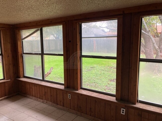 Building Photo - 1805 Galaxy Dr