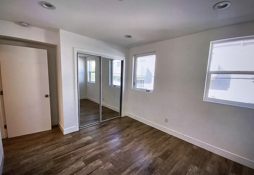 Building Photo - 10923 Hesby St