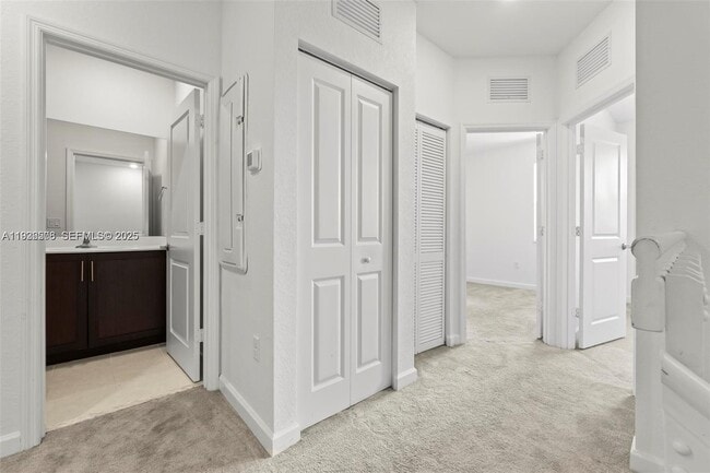 Building Photo - 2668 SE 19th St