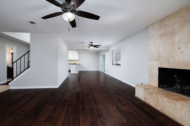 Building Photo - 1 Ground Brier Ct