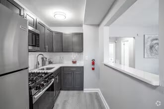 Building Photo - 85 S Lansdowne Ave