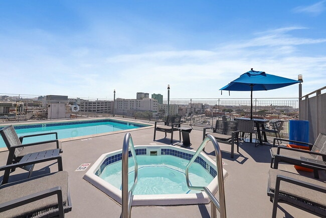 Building Photo - Santee Court