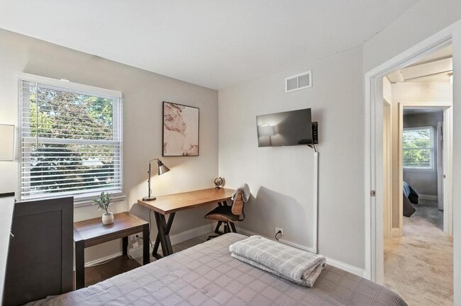 Building Photo - 2621 Wingate Ct