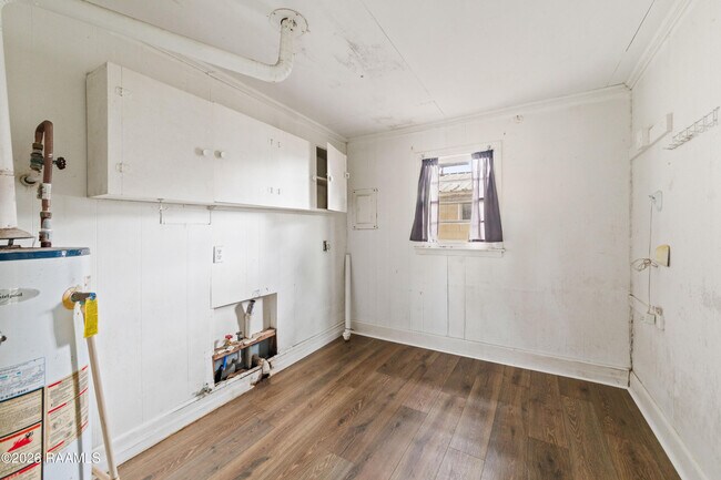 Building Photo - 416 W St Paul St