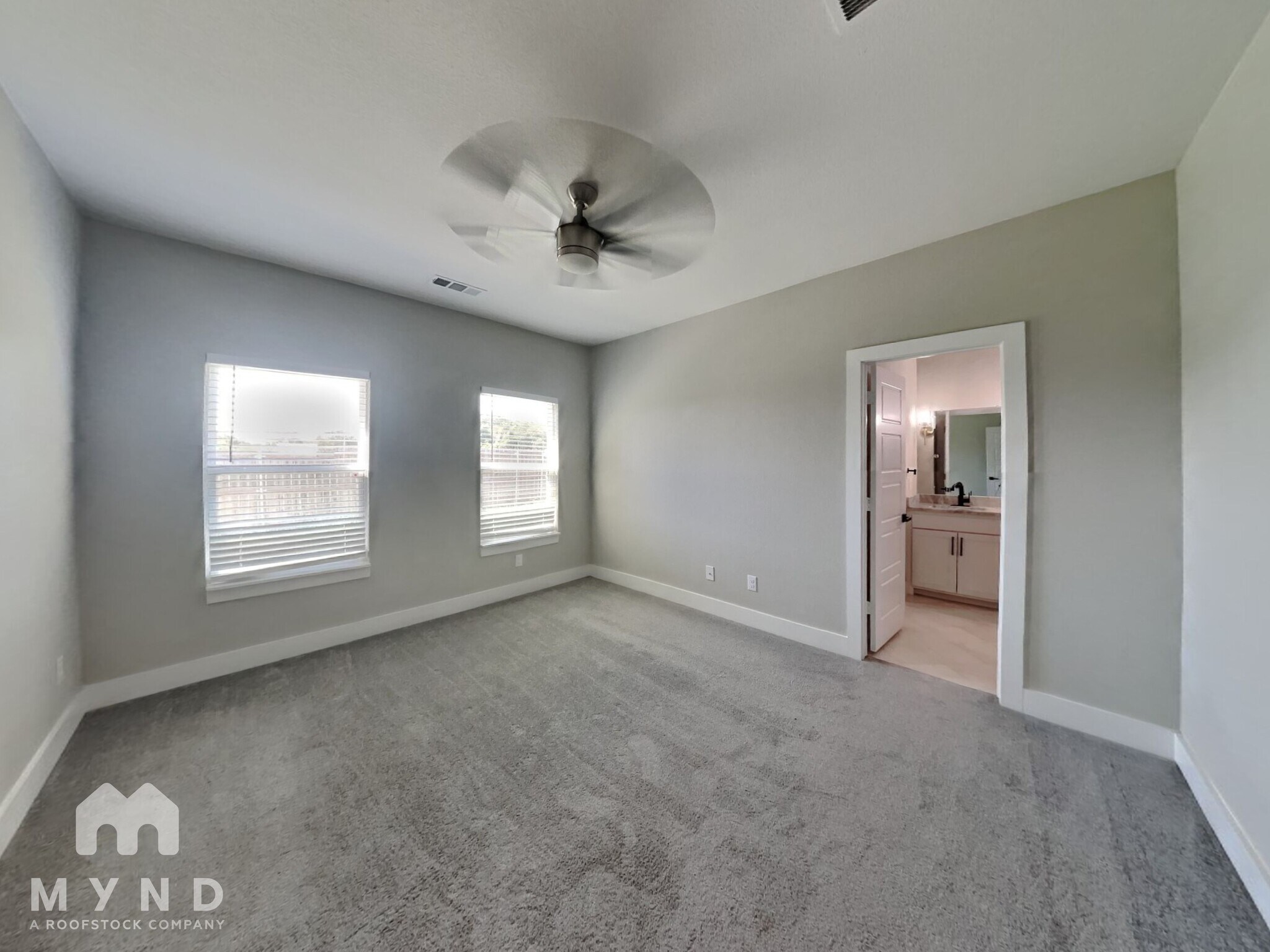 Building Photo - 2417 Creek Dr
