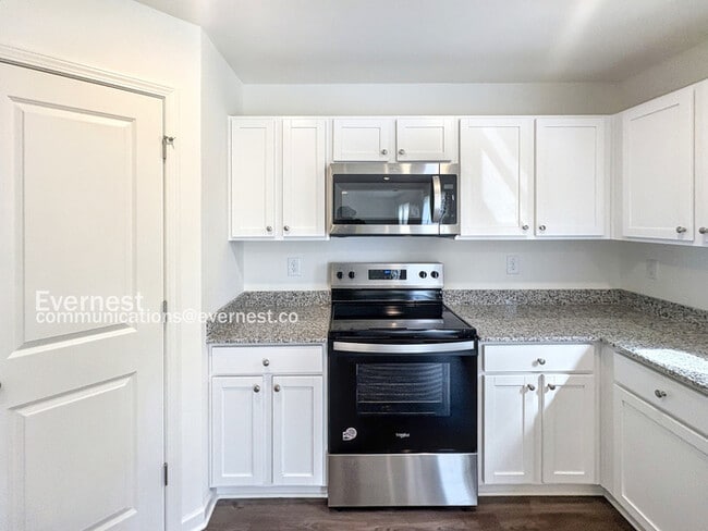 Building Photo - 107 Douglas Fir Dr